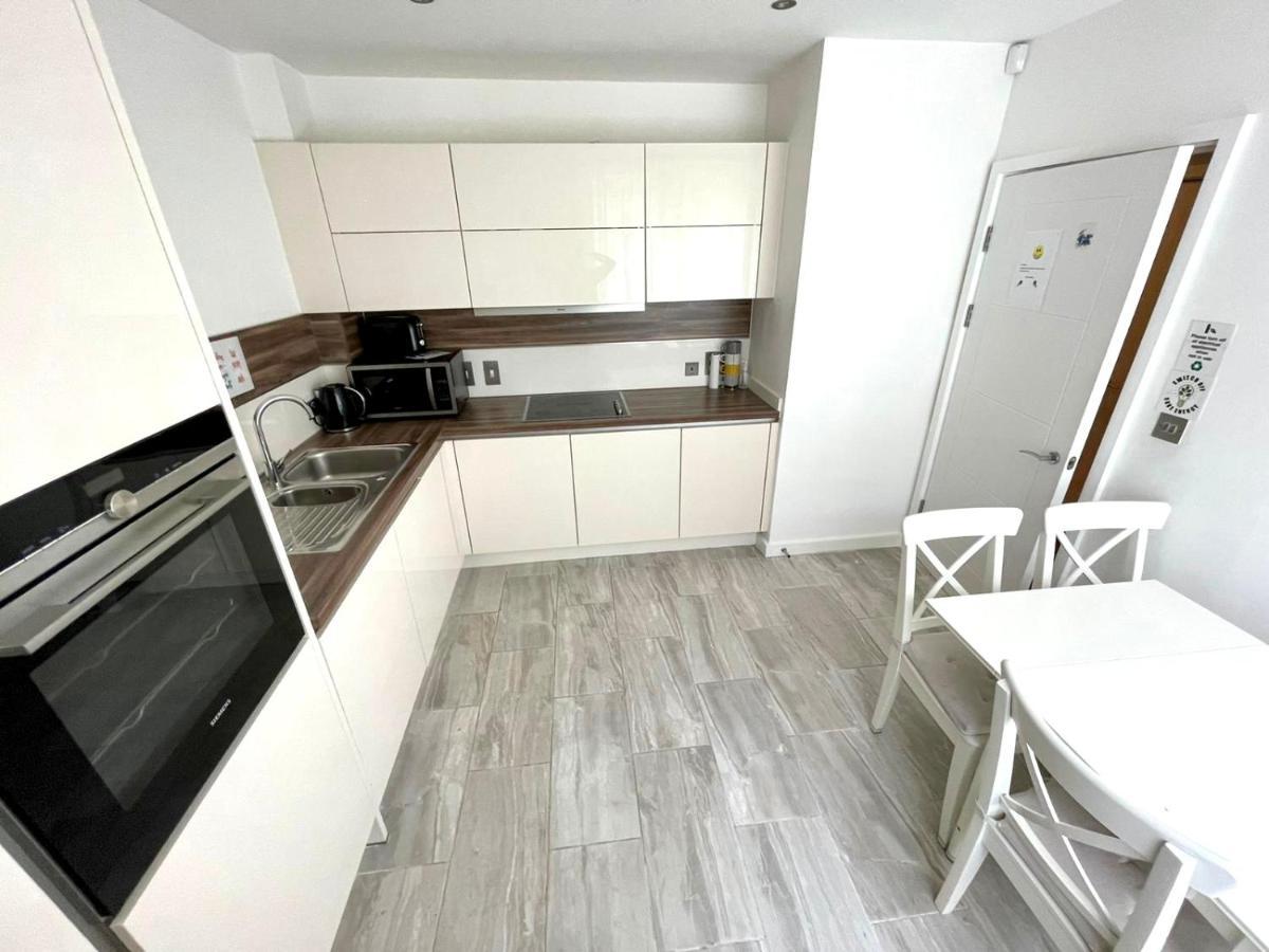 London Stratford Luxury House, 5 Minutes Walk Station, Westfield, 3 Bedrooms 3 Bathrooms, Reception, Garden, Parking Extérieur photo