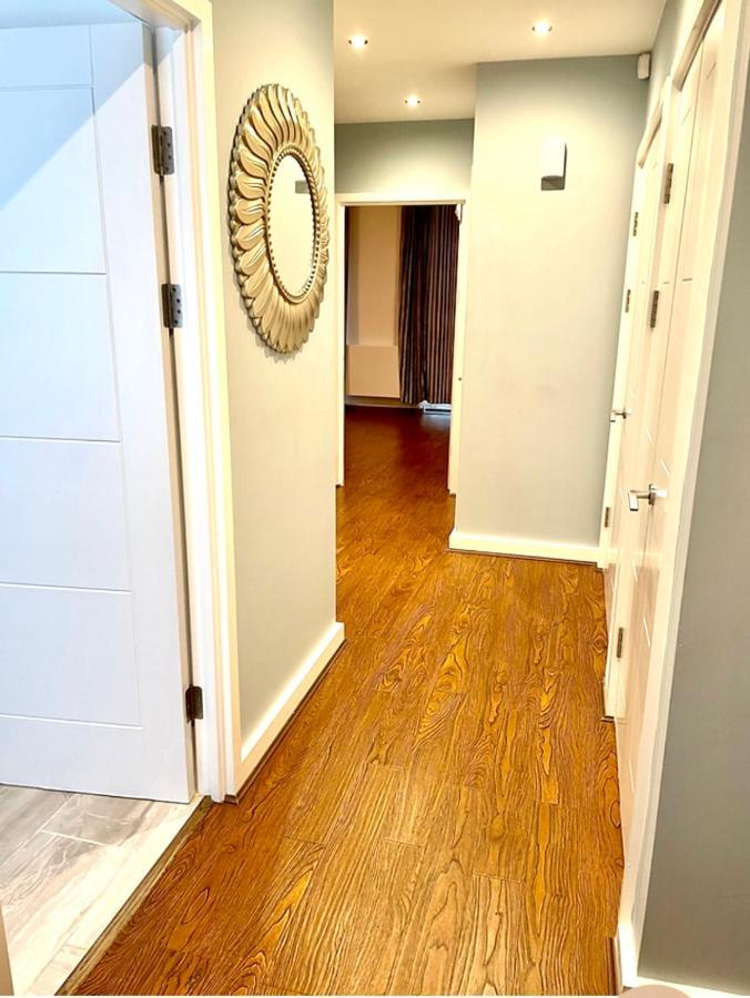London Stratford Luxury House, 5 Minutes Walk Station, Westfield, 3 Bedrooms 3 Bathrooms, Reception, Garden, Parking Extérieur photo