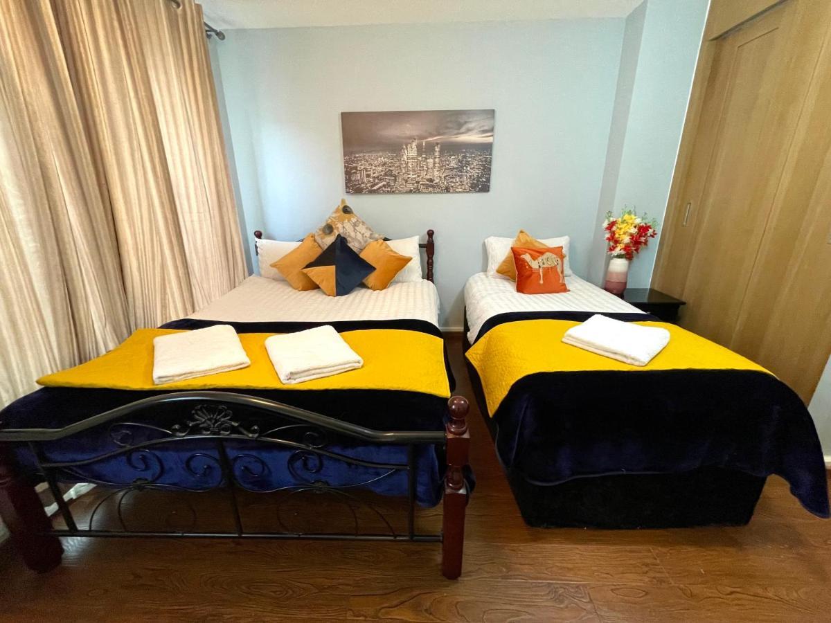 London Stratford Luxury House, 5 Minutes Walk Station, Westfield, 3 Bedrooms 3 Bathrooms, Reception, Garden, Parking Extérieur photo
