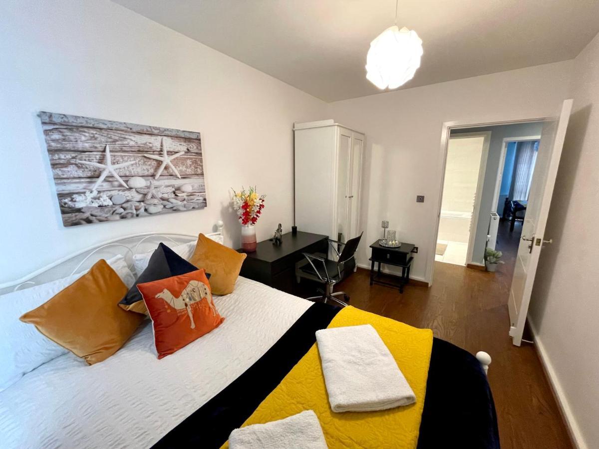 London Stratford Luxury House, 5 Minutes Walk Station, Westfield, 3 Bedrooms 3 Bathrooms, Reception, Garden, Parking Extérieur photo