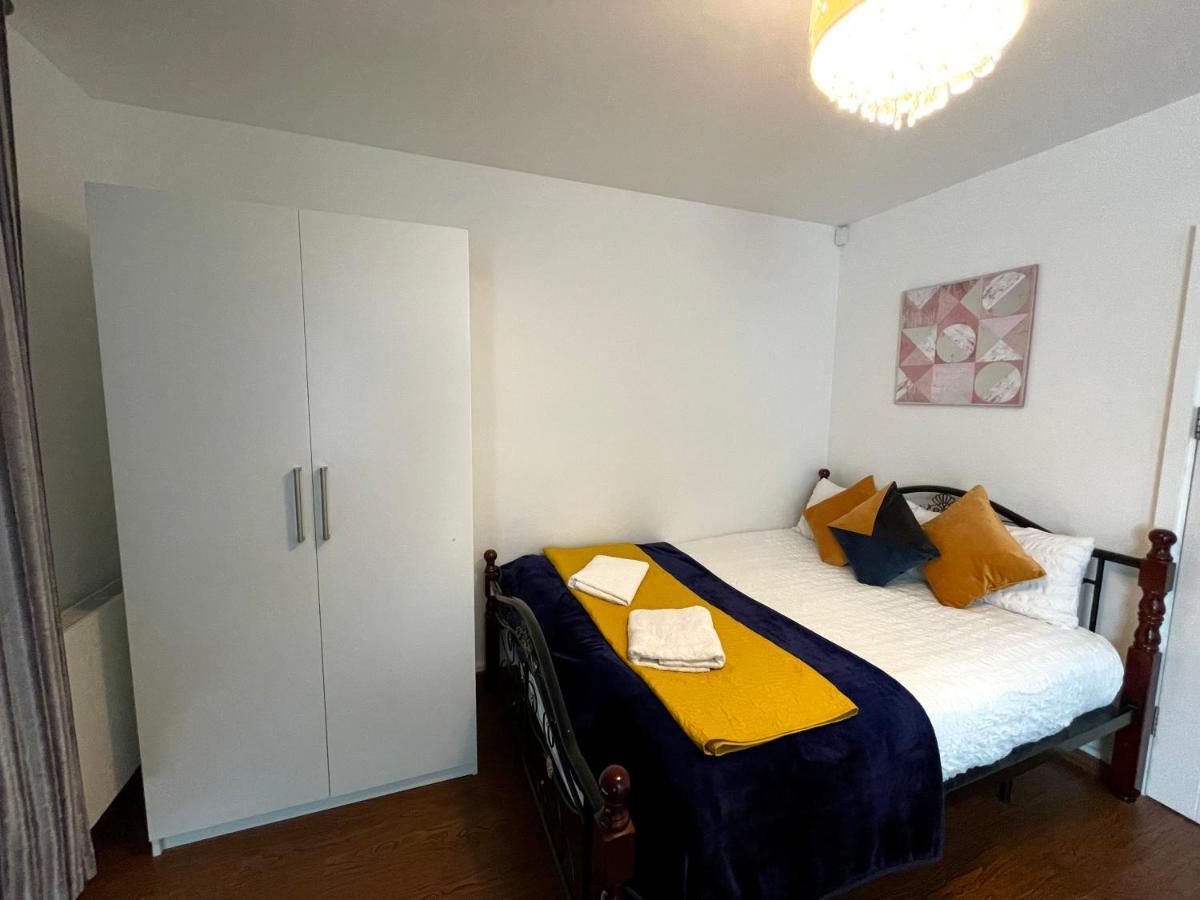 London Stratford Luxury House, 5 Minutes Walk Station, Westfield, 3 Bedrooms 3 Bathrooms, Reception, Garden, Parking Extérieur photo