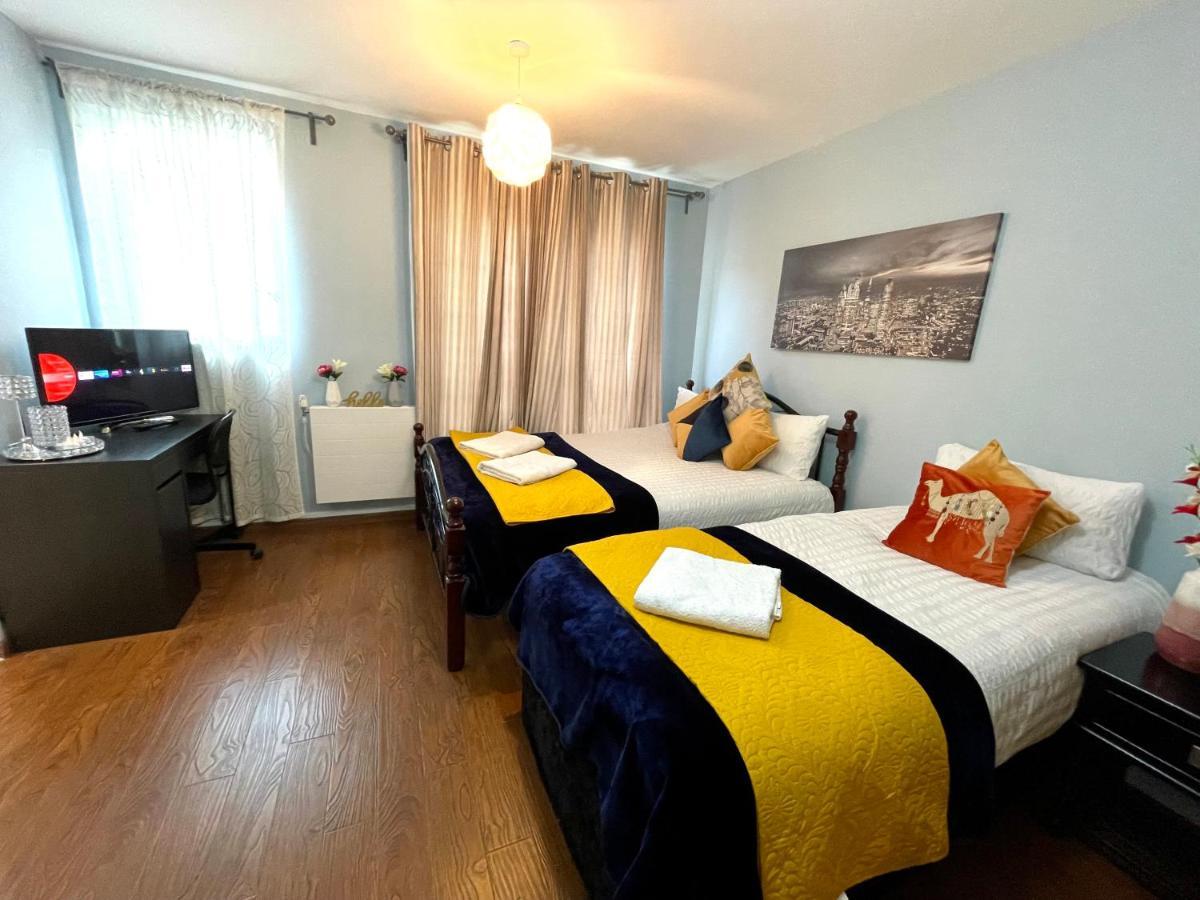 London Stratford Luxury House, 5 Minutes Walk Station, Westfield, 3 Bedrooms 3 Bathrooms, Reception, Garden, Parking Extérieur photo