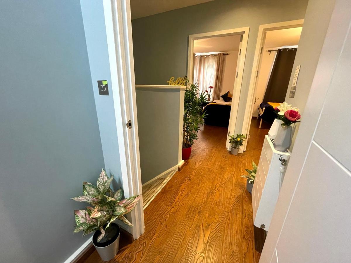London Stratford Luxury House, 5 Minutes Walk Station, Westfield, 3 Bedrooms 3 Bathrooms, Reception, Garden, Parking Extérieur photo