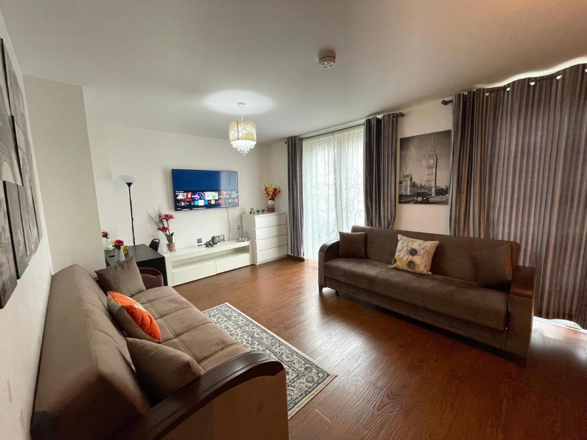 London Stratford Luxury House, 5 Minutes Walk Station, Westfield, 3 Bedrooms 3 Bathrooms, Reception, Garden, Parking Extérieur photo