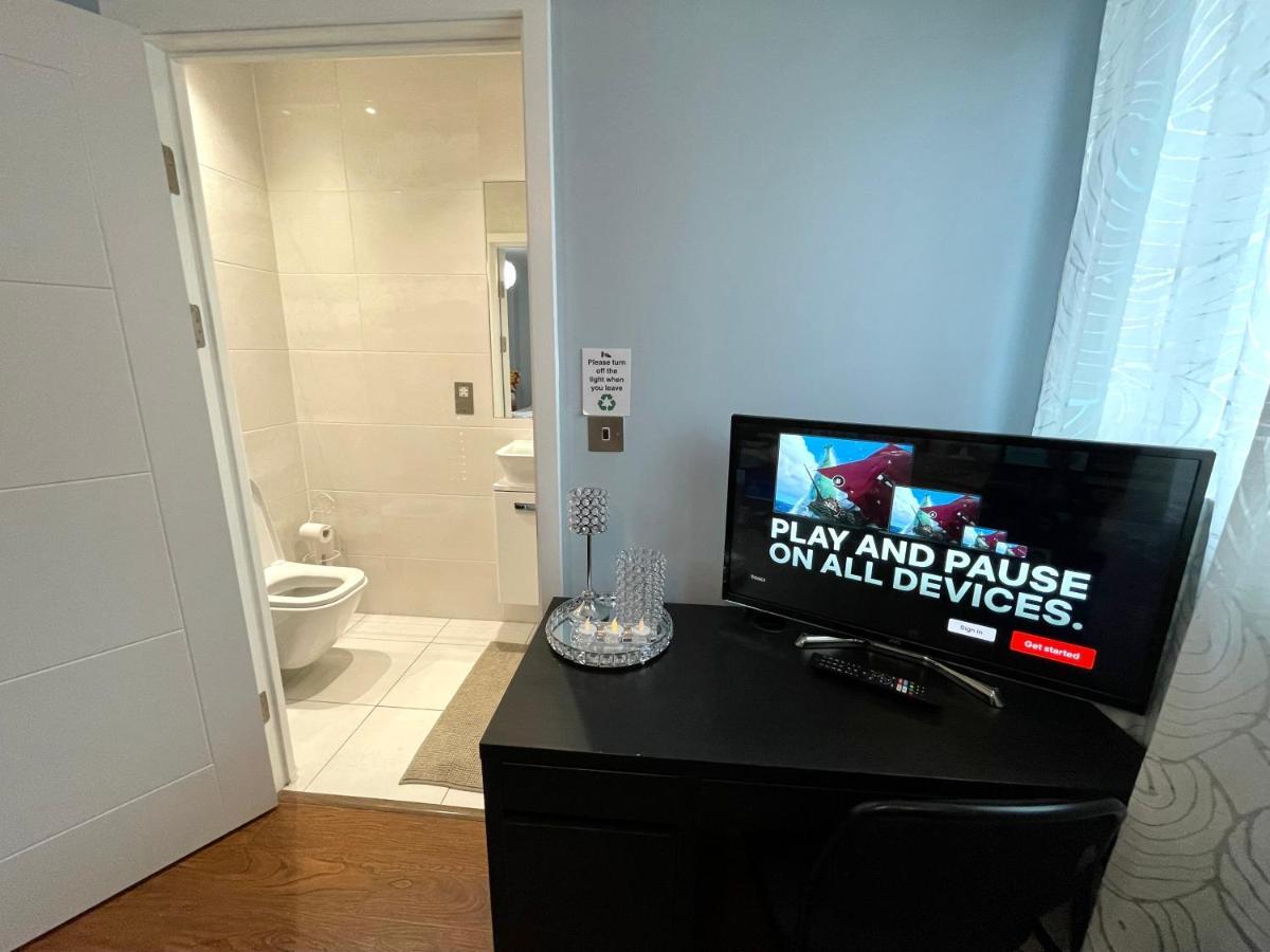 London Stratford Luxury House, 5 Minutes Walk Station, Westfield, 3 Bedrooms 3 Bathrooms, Reception, Garden, Parking Extérieur photo