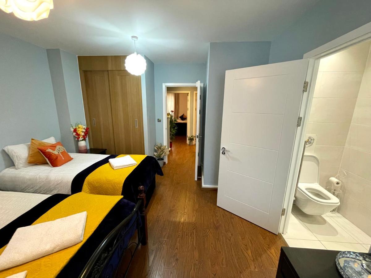London Stratford Luxury House, 5 Minutes Walk Station, Westfield, 3 Bedrooms 3 Bathrooms, Reception, Garden, Parking Extérieur photo