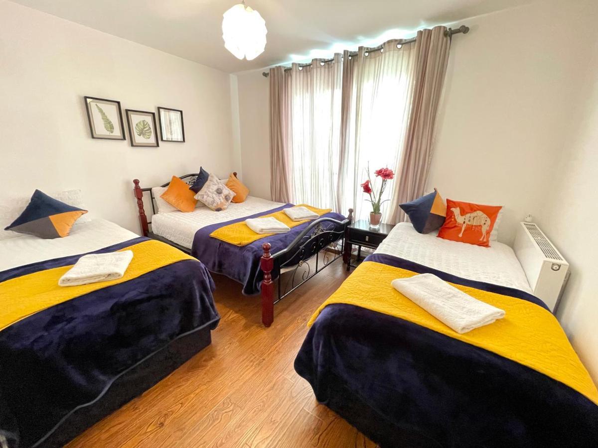 London Stratford Luxury House, 5 Minutes Walk Station, Westfield, 3 Bedrooms 3 Bathrooms, Reception, Garden, Parking Extérieur photo