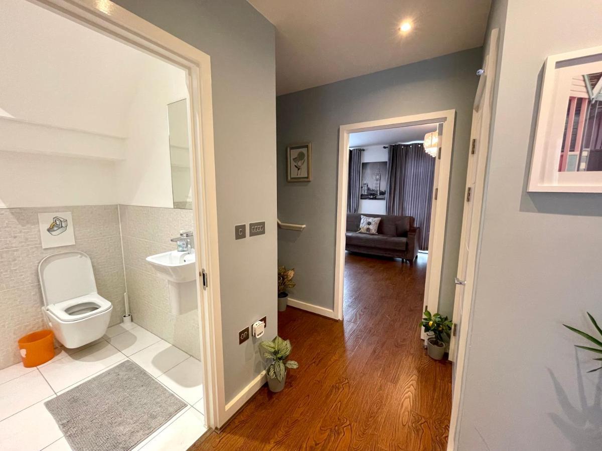 London Stratford Luxury House, 5 Minutes Walk Station, Westfield, 3 Bedrooms 3 Bathrooms, Reception, Garden, Parking Extérieur photo