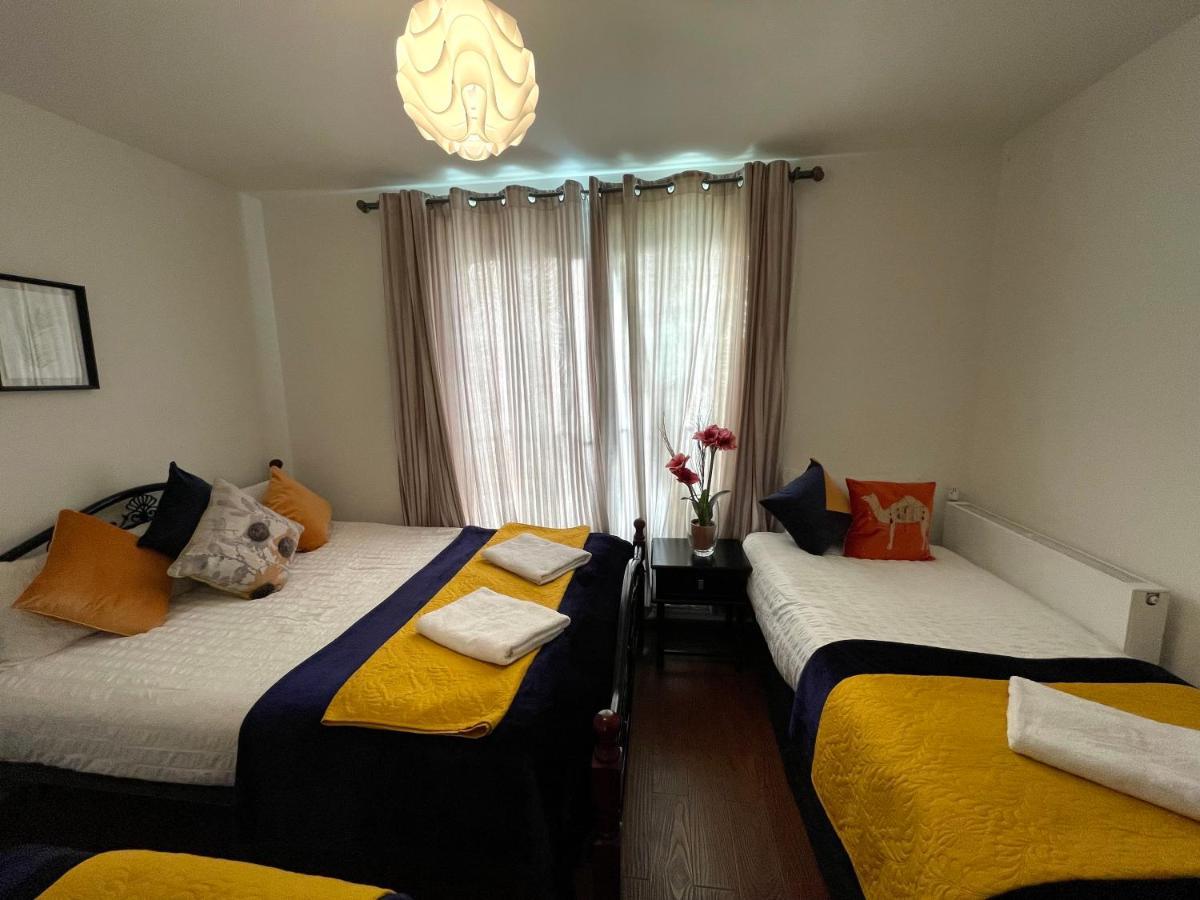 London Stratford Luxury House, 5 Minutes Walk Station, Westfield, 3 Bedrooms 3 Bathrooms, Reception, Garden, Parking Extérieur photo