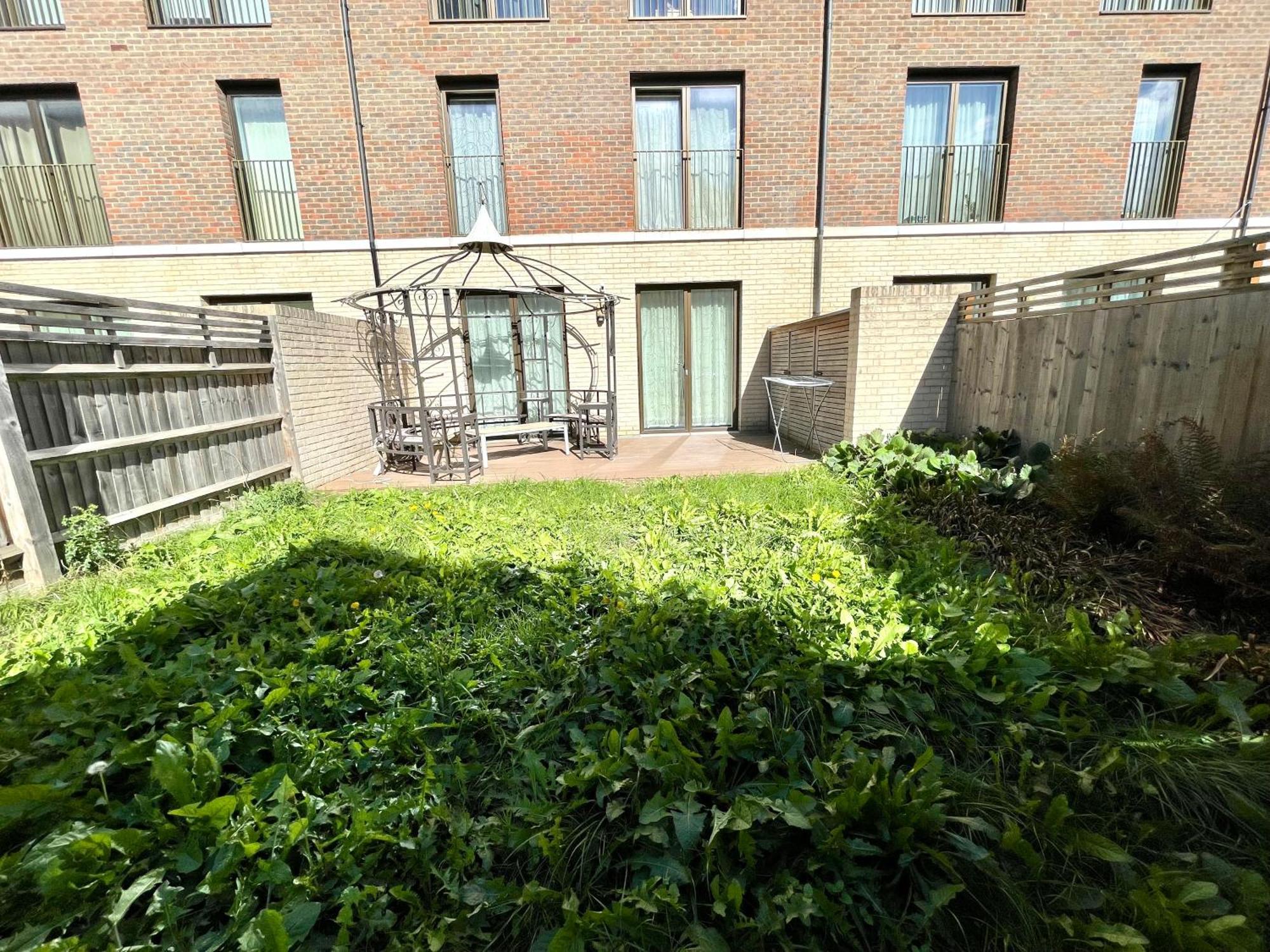 London Stratford Luxury House, 5 Minutes Walk Station, Westfield, 3 Bedrooms 3 Bathrooms, Reception, Garden, Parking Extérieur photo